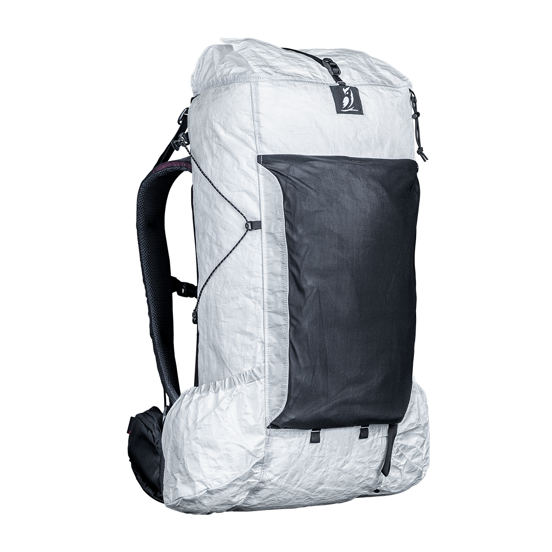 angled front view of CS40 Ultra backpack with a focus on large stretch mesh pocket